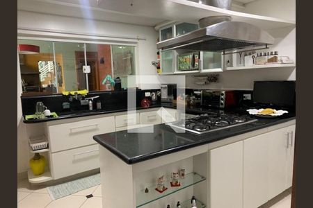 Casa à venda com 3 quartos, 400m² em Jardim Textil, São Paulo