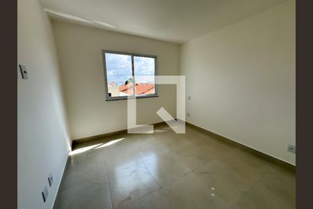 Quarto de apartamento à venda com 2 quartos, 140m² em Araguaia, Belo Horizonte