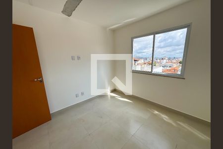 Quarto de apartamento à venda com 2 quartos, 140m² em Araguaia, Belo Horizonte