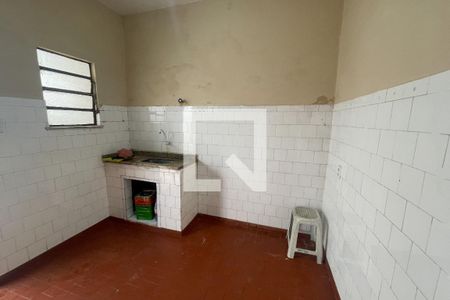 Cozinha de casa para alugar com 1 quarto, 45m² em Jardim Vinte E Cinco de Agosto, Duque de Caxias