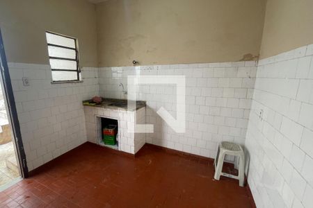 Cozinha de casa para alugar com 1 quarto, 45m² em Jardim Vinte E Cinco de Agosto, Duque de Caxias