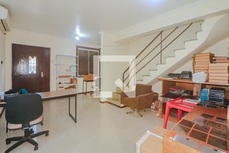 Sala de casa à venda com 3 quartos, 250m² em Floresta, Porto Alegre