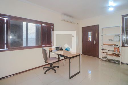 Sala de casa à venda com 3 quartos, 250m² em Floresta, Porto Alegre