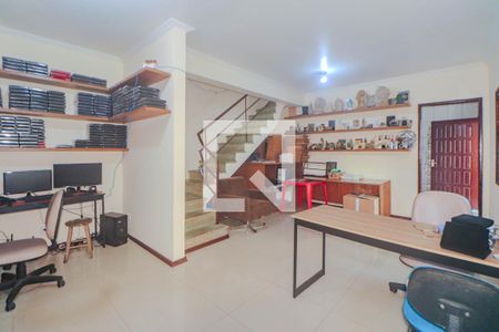 Sala de casa à venda com 3 quartos, 250m² em Floresta, Porto Alegre