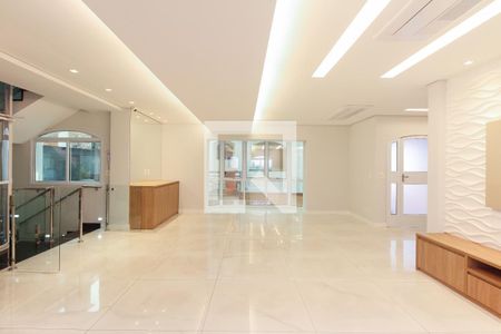 Sala de casa de condomínio à venda com 7 quartos, 320m² em Vila Carrão, São Paulo