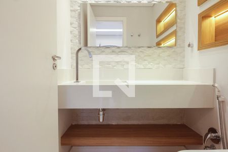 Lavabo de casa de condomínio à venda com 7 quartos, 320m² em Vila Carrão, São Paulo