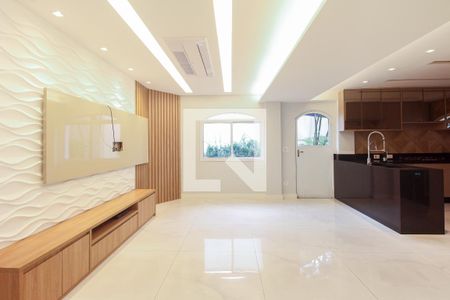 Sala de casa de condomínio à venda com 7 quartos, 320m² em Vila Carrão, São Paulo