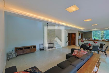 Sala de casa de condomínio à venda com 4 quartos, 510m² em Parque do Engenho, Belo Horizonte