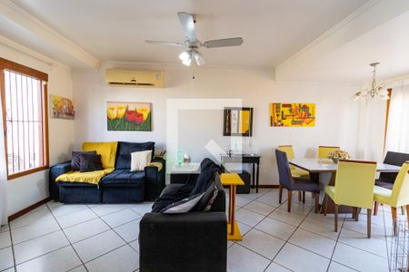 Sala de casa à venda com 3 quartos, 160m² em Espírito Santo, Porto Alegre