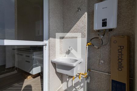 Varanda e Área de Serviço de apartamento à venda com 2 quartos, 42m² em Vila Nova, São Paulo