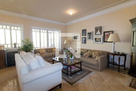 Sala de casa de condomínio para alugar com 3 quartos, 400m² em Vila Madalena, Campinas