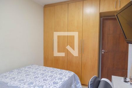 Quarto de casa à venda com 4 quartos, 237m² em Jardim Munhoz, Guarulhos