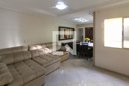 Sala de casa à venda com 3 quartos, 400m² em Parque dos Bancários, São Paulo