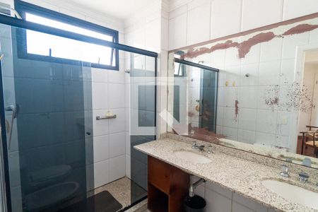 Banheiro da Suíte 1 de apartamento para alugar com 3 quartos, 180m² em Vila Mascote, São Paulo