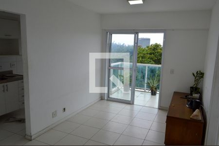 Sala de apartamento para alugar com 1 quarto, 32m² em Camorim, Rio de Janeiro