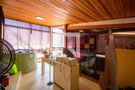 Escritório de casa à venda com 3 quartos, 298m² em Vila Linda, Santo André