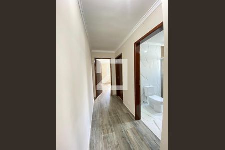 Corredor de casa à venda com 3 quartos, 150m² em Vila Fiuza, Guarulhos
