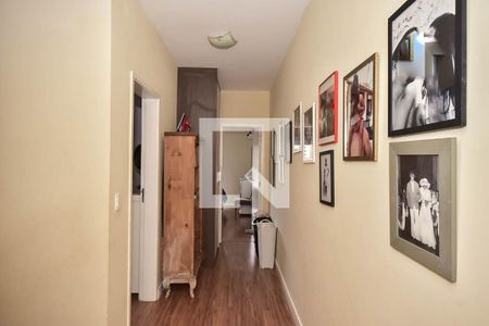 Corredor de casa à venda com 3 quartos, 117m² em Vila Morse, São Paulo