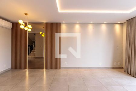 Sala de casa de condomínio à venda com 3 quartos, 150m² em Passo das Pedras, Porto Alegre