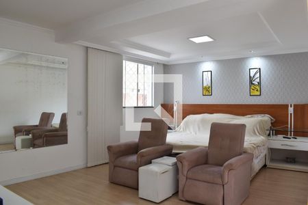 Suíte 1 de casa para alugar com 4 quartos, 300m² em Centro Cívico, Curitiba