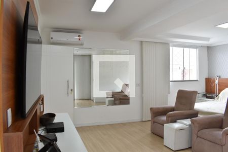 Suíte 1 de casa para alugar com 4 quartos, 300m² em Centro Cívico, Curitiba