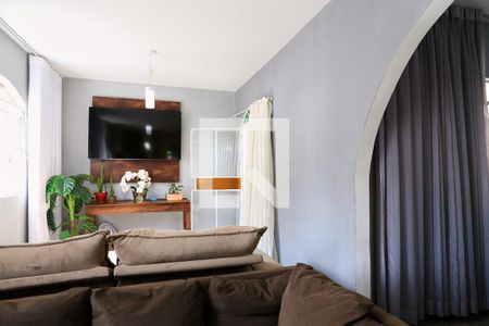 Sala de casa para alugar com 3 quartos, 250m² em Nova Vista, Belo Horizonte