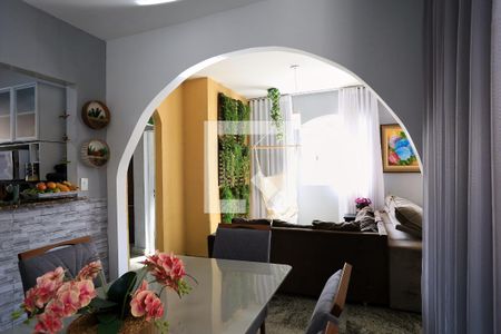 Sala de casa para alugar com 3 quartos, 250m² em Nova Vista, Belo Horizonte