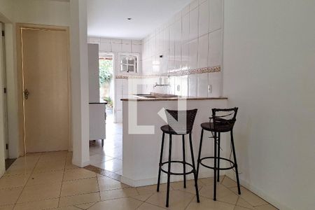 Sala de casa para alugar com 3 quartos, 180m² em Piratininga, Niterói