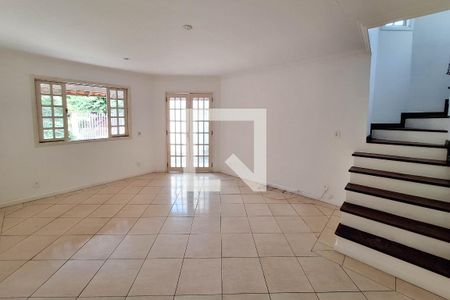 Sala de casa para alugar com 3 quartos, 180m² em Piratininga, Niterói