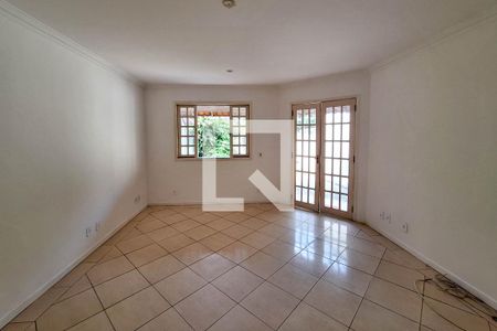 Sala de casa para alugar com 3 quartos, 180m² em Piratininga, Niterói