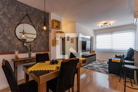 Sala de apartamento à venda com 2 quartos, 60m² em São Sebastião, Porto Alegre