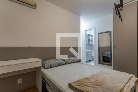 Suíte de apartamento à venda com 2 quartos, 60m² em São Sebastião, Porto Alegre