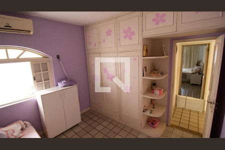 Quarto de casa à venda com 5 quartos, 325m² em Pé Pequeno, Niterói