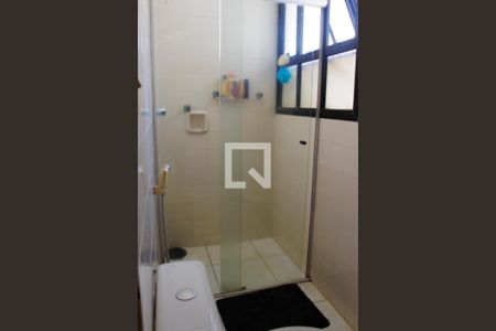 Banheiro de kitnet/studio para alugar com 1 quarto, 52m² em Centro, Ribeirão Preto
