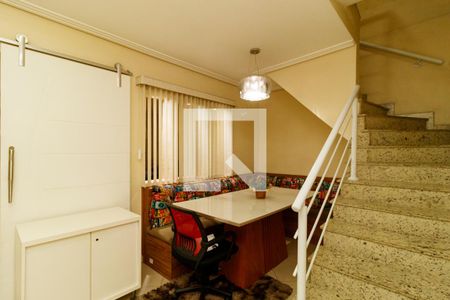 Sala de casa à venda com 3 quartos, 200m² em Parque Edu Chaves, São Paulo