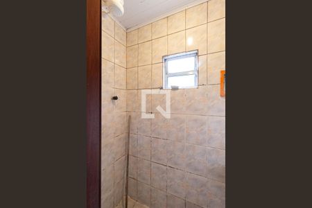 Banheiro de casa de condomínio para alugar com 2 quartos, 39m² em Parque Roseira, Carapicuíba