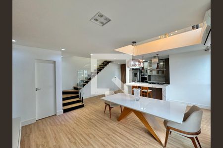 Sala de apartamento à venda com 3 quartos, 135m² em Barra da Tijuca, Rio de Janeiro