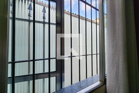 Vista de casa à venda com 3 quartos, 213m² em Vila Dusi, São Bernardo do Campo