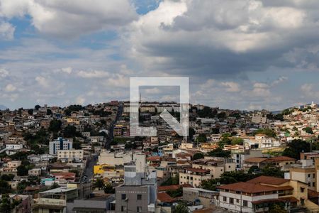 Vista da Sala de apartamento à venda com 2 quartos, 64m² em Nova Esperança, Belo Horizonte