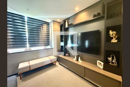 Sala de TV de casa à venda com 4 quartos, 318m² em Engordadouro, Jundiaí