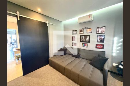 Sala de TV de casa à venda com 4 quartos, 318m² em Engordadouro, Jundiaí