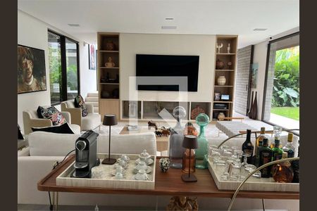 Casa à venda com 3 quartos, 800m² em Jardim Guedala, São Paulo