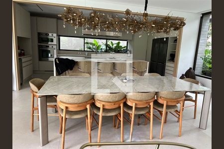 Casa à venda com 3 quartos, 800m² em Jardim Guedala, São Paulo