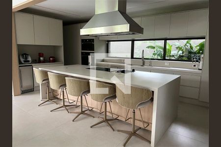 Casa à venda com 3 quartos, 800m² em Jardim Guedala, São Paulo