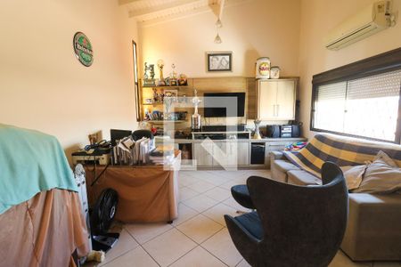 Sala de TV de casa para alugar com 3 quartos, 308m² em Partenon, Porto Alegre