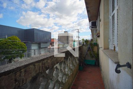 Varanda de casa à venda com 3 quartos, 300m² em Humaitá, Porto Alegre