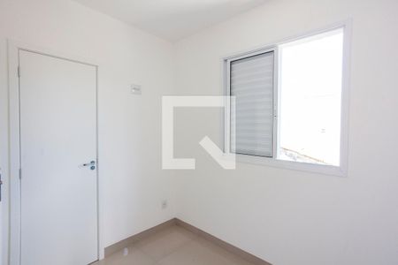 Quarto de apartamento para alugar com 2 quartos, 54m² em Nova Uberlândia, Uberlândia