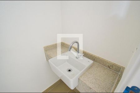 Lavabo de apartamento à venda com 2 quartos, 76m² em Serra, Belo Horizonte