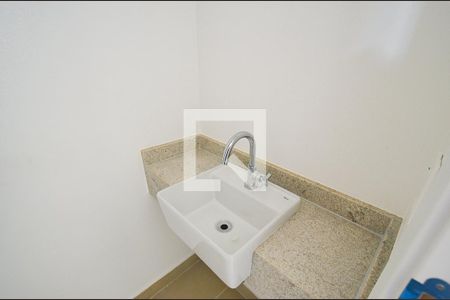 Lavabo de apartamento à venda com 2 quartos, 76m² em Serra, Belo Horizonte