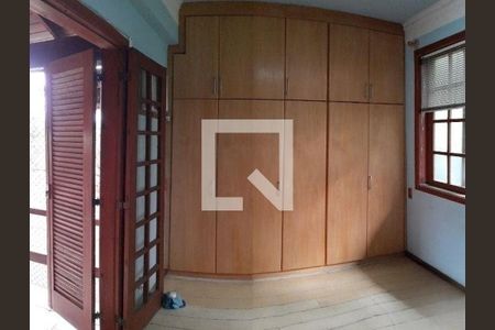 Casa à venda com 3 quartos, 370m² em Matapaca, Niterói